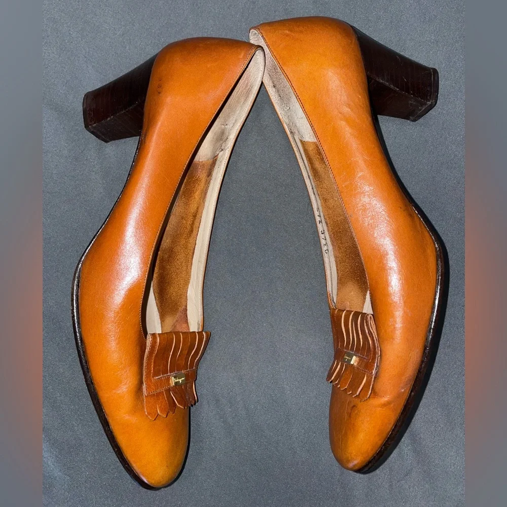 Salvatore Ferragamo Vintage Loafer Pumps Kitten Heel 100% Leather Tan, size 9.5 - Picture 6 of 8